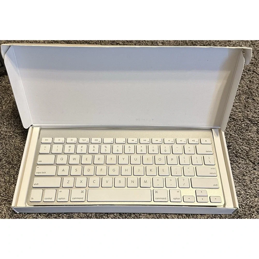 Apple Wireless Bluetooth Keyboard 2009 A1314 Aluminum iMac 11 Inch By 5 Inch